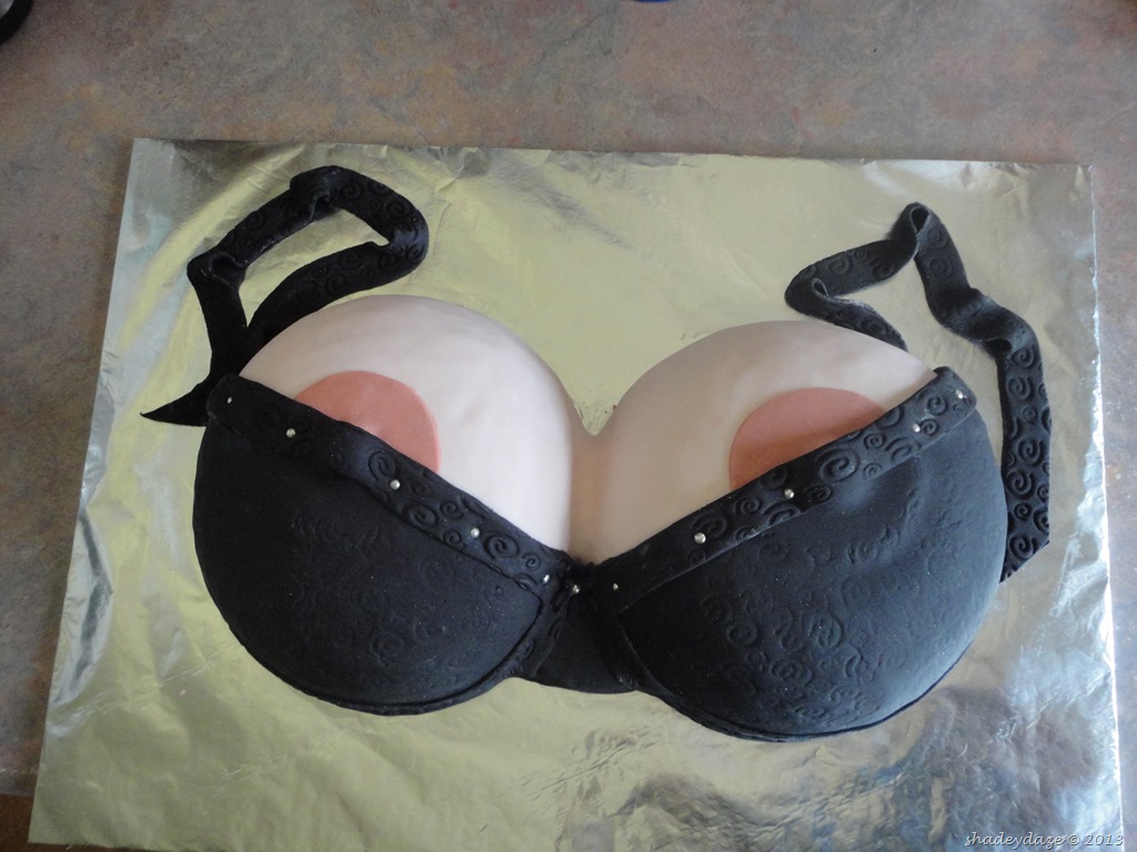 Personalised Novelty Sexy Lady Bra Boobs Edible Icing Birthday
